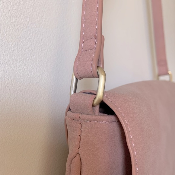 Joy|Susan, dusty rose vegan leather medium size crossbody bag - Picture 4 of 14